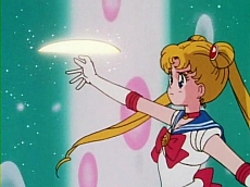Sailor_Moon_lancio_diadema_cristallo_di_luce__015.jpg